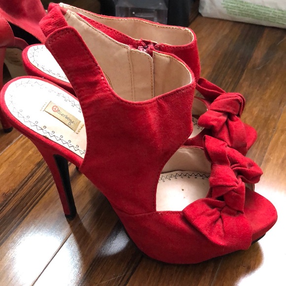 Red bow heels - Picture 2 of 2